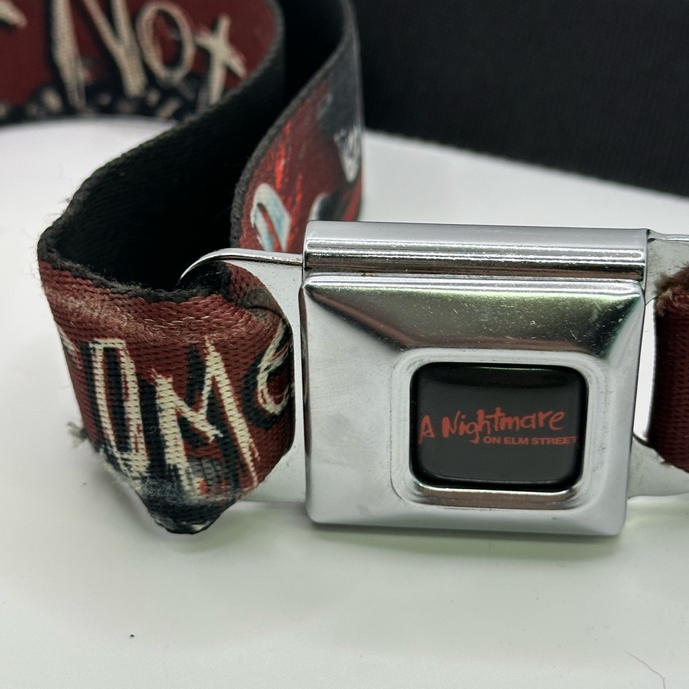 Buckle-Down Black and Brown Graphic Belt - Picture 2 of 7